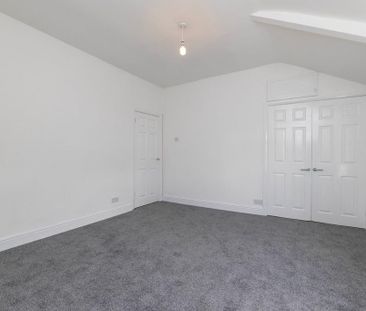 2 bedroom end of terrace house to rent - Photo 3
