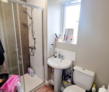 PETERBOROUGH - Photo 6