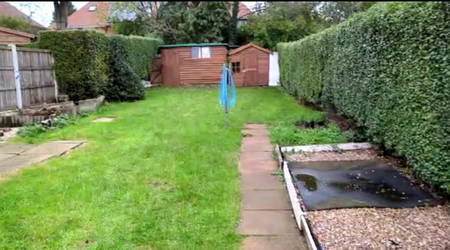 1 bedroom in a house share to rent - Photo 2