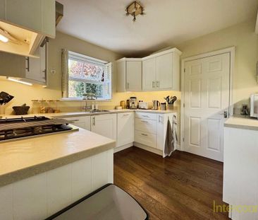 4 bedroom detached house to rent - Photo 5