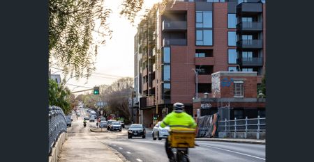 Unfurnished 2 Bed, 2 Bath – Get Up to 12 Weeks Free Rent + Free Parking, Wifi, & Storage! * - Photo 4