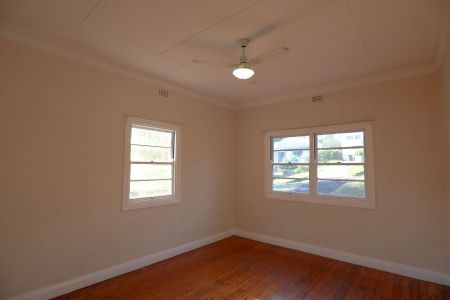 LOCATED IN CONVENIENT LOCATION - Photo 3