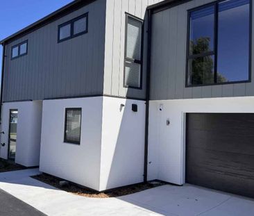 Sunny 3 bedroom - Photo 2