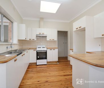 3-BEDROOM HOME IN CONVENIENT LAVINGTON LOCATION - Photo 4