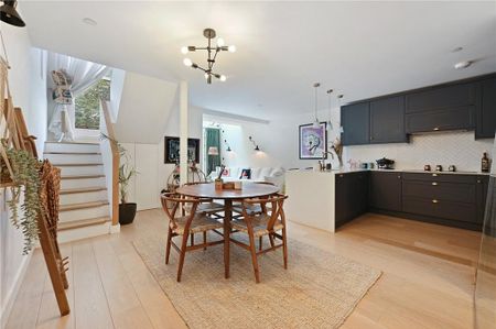 2 bedroom ground floor flat to rent - Photo 3