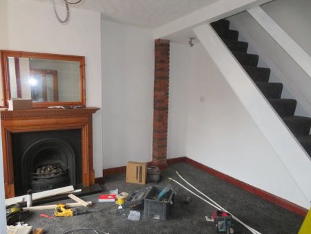 Leamington Street, Rochdale, OL12 - Photo 2