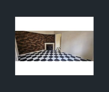 Beautiful family home for rent in convenient location - Photo 2