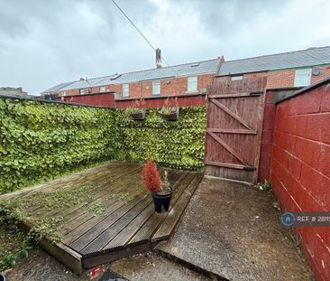 2 bedroom terraced house to rent - Photo 6