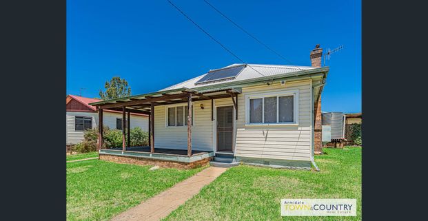 Renovated Family Living with Bonus Studio! - Photo 1