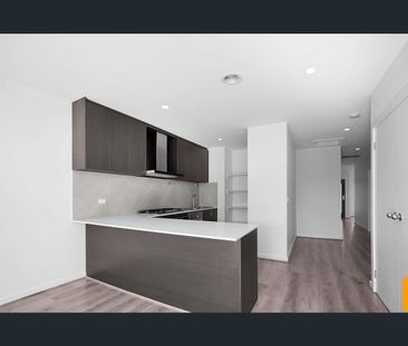 This beautifully designed Home. - Photo 3