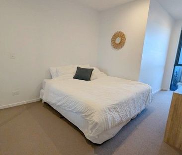 Furnished 2 Bed Apartment West End - Photo 2