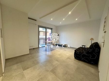 Appartement à louer, 1 pièce - Saint-Raphaël 83700 - Photo 2