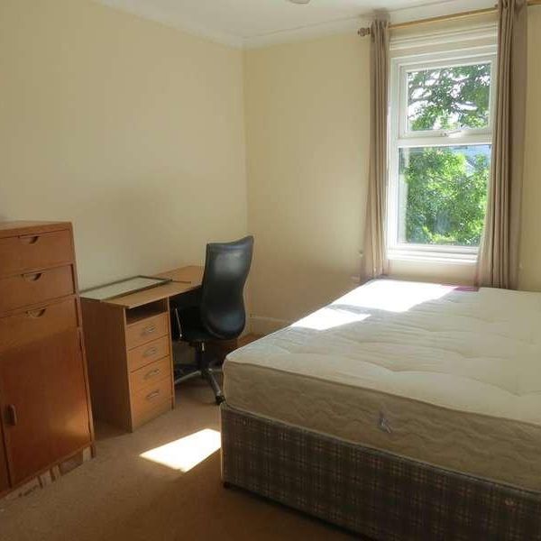 Bedroom Detached House In Winton, BH9 - Photo 1
