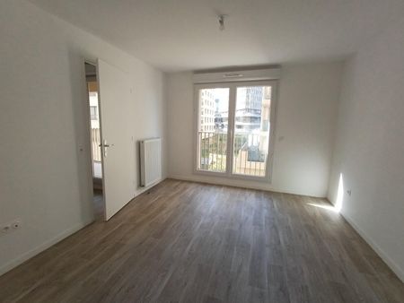 location Appartement T4 DE 80.8m² À BOBIGNY - Photo 2