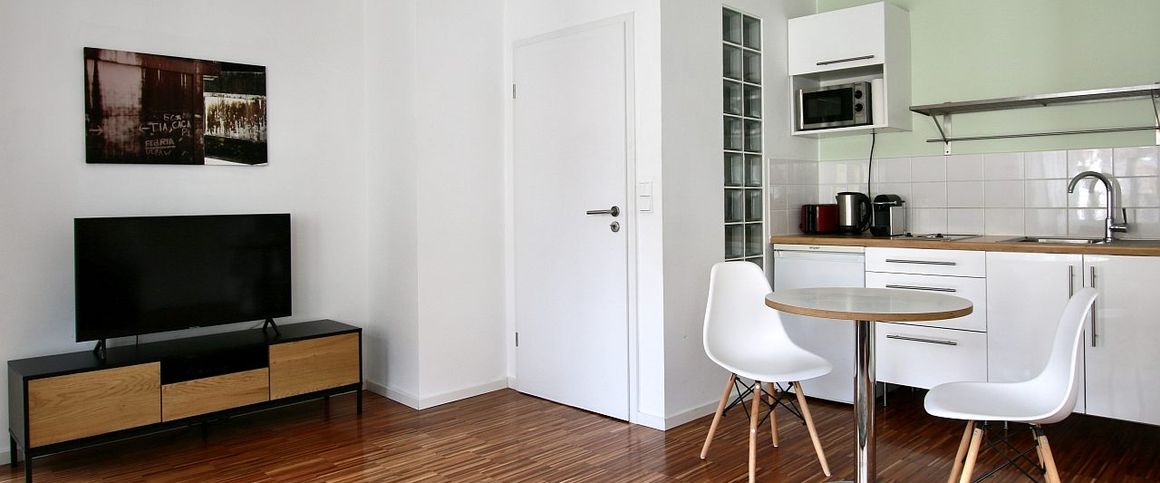 Zentral und Hell - Photo 1