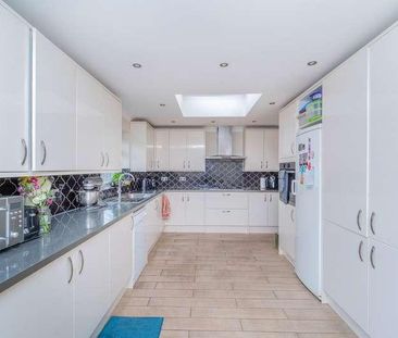 Woodlands Avenue, Ruislip, Middlesex, HA4 - Photo 4