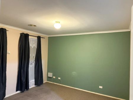 “Family Comfort in Prime Location” - Photo 3