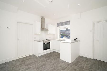 2 bedroom terraced house to rent - Photo 2