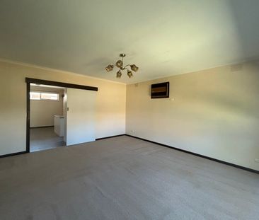 Large 2 bedroom villa unit at front of block - Photo 1