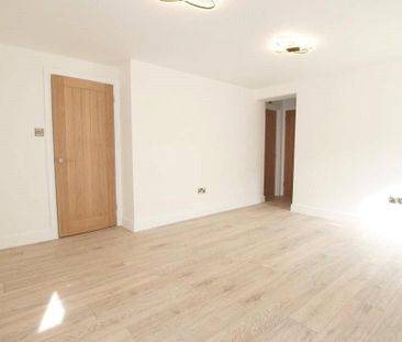 2 bedroom semi-detached house to rent - Photo 4