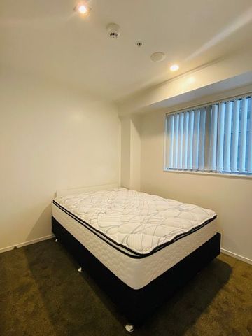 Premium location 2 bedrooms apartment - Photo 3