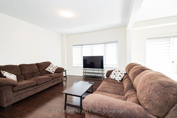 Detached Home For Lease | E9044678 - Photo 1