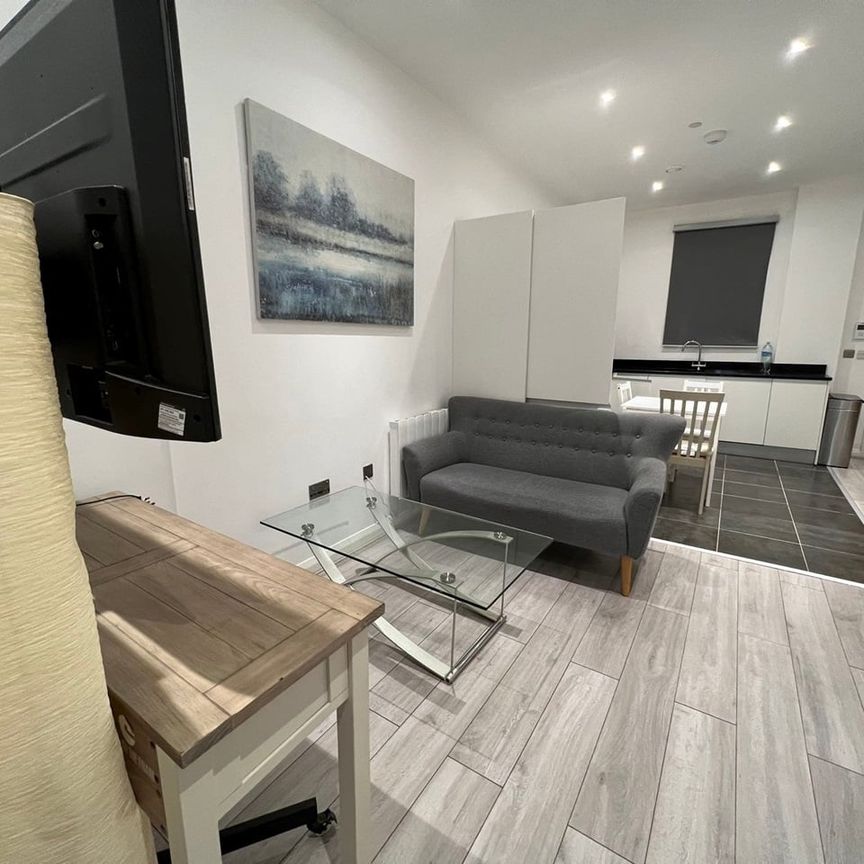 2 Bed Flat, The Co-Operative Building, CV1 - Photo 1