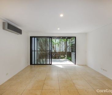 Discover Your Dream Home: Luxurious Two-Level Terrace in City Village, Robina! - Photo 3