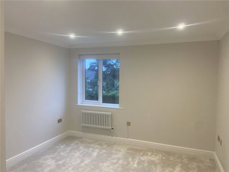 Alexandra Road, Epsom, Surrey, KT17 4DG - Photo 3