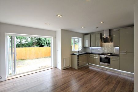 Pinner Road, HA1, Greater London - Photo 2