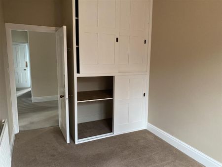 5 bedroom detached house to rent - Photo 4