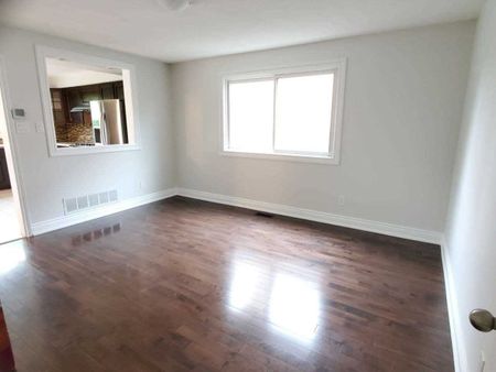 For Lease - 861 Cassie Road, Newmarket, Ontario - Photo 3