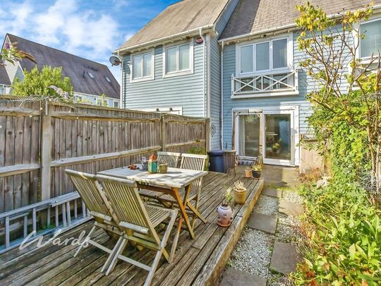 2 bedroom terraced house to rent - Photo 1