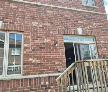 For Lease - 80 Truro Circle, Brampton, Ontario - Photo 6