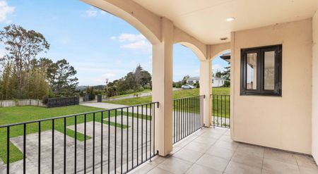 Luxurious Rural Living - Photo 3