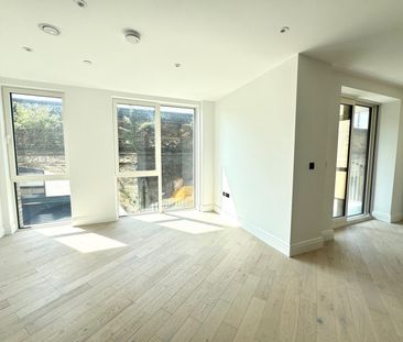High Road, Leyton E10, London - Photo 4