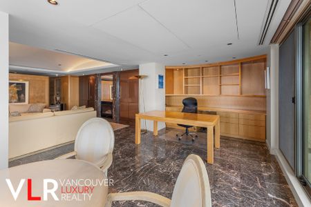 Condo in West Vancouver, BC - Photo 3