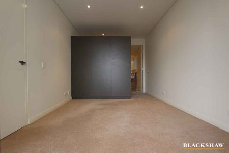 2 Bedroom Apartment in Kingston - Photo 5