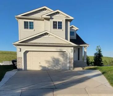 Modern, Clean, Two Story Main Floor in Tuscany! | Calgary - Photo 1