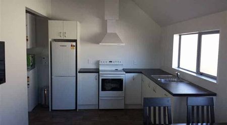 Fully Furnished Studio - Photo 2