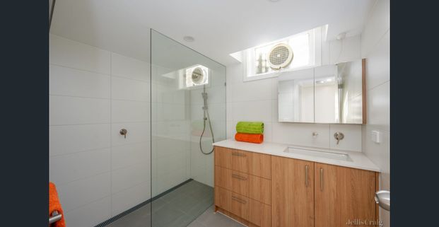 Handy West Melbourne Location - Photo 1