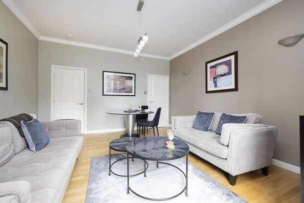 High Street - Photo 1