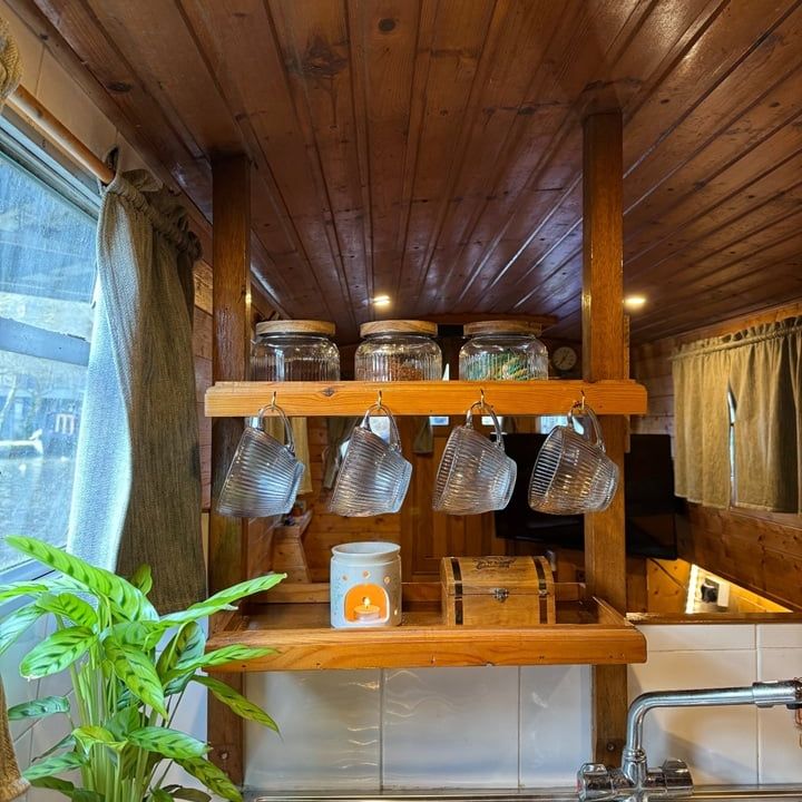 1 Bed House Boat, Sewardstone Road, E2 - Photo 1