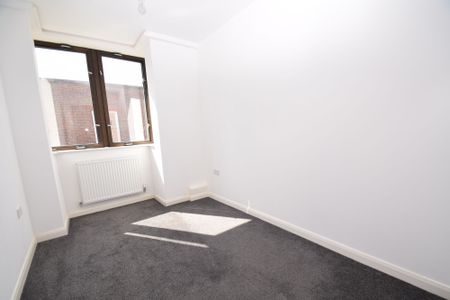 2 bedroom flat to rent, - Photo 3