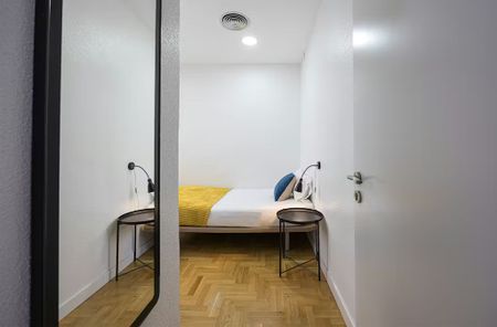 Calle de Alberto Aguilera, Madrid, Community of Madrid 28015 - Photo 4