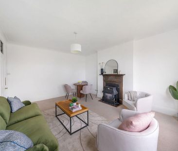 3 bedroom flat to rent - Photo 2