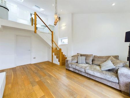 Winterton Court, Lower Teddington Road, Hampton Wick, KT1 - Photo 3