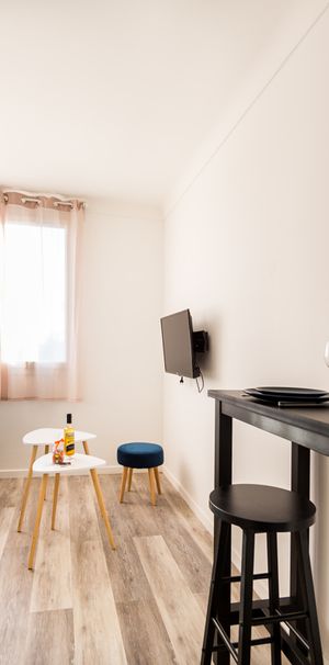 Location Appartement 1 pièce 9m² - Photo 1