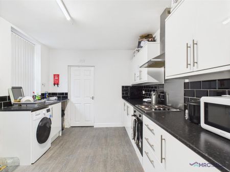 1 bedroom in a house share to rent - Photo 5