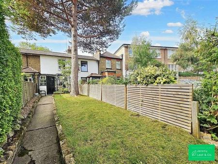 Red Lion Hill, London, N2 - Photo 5